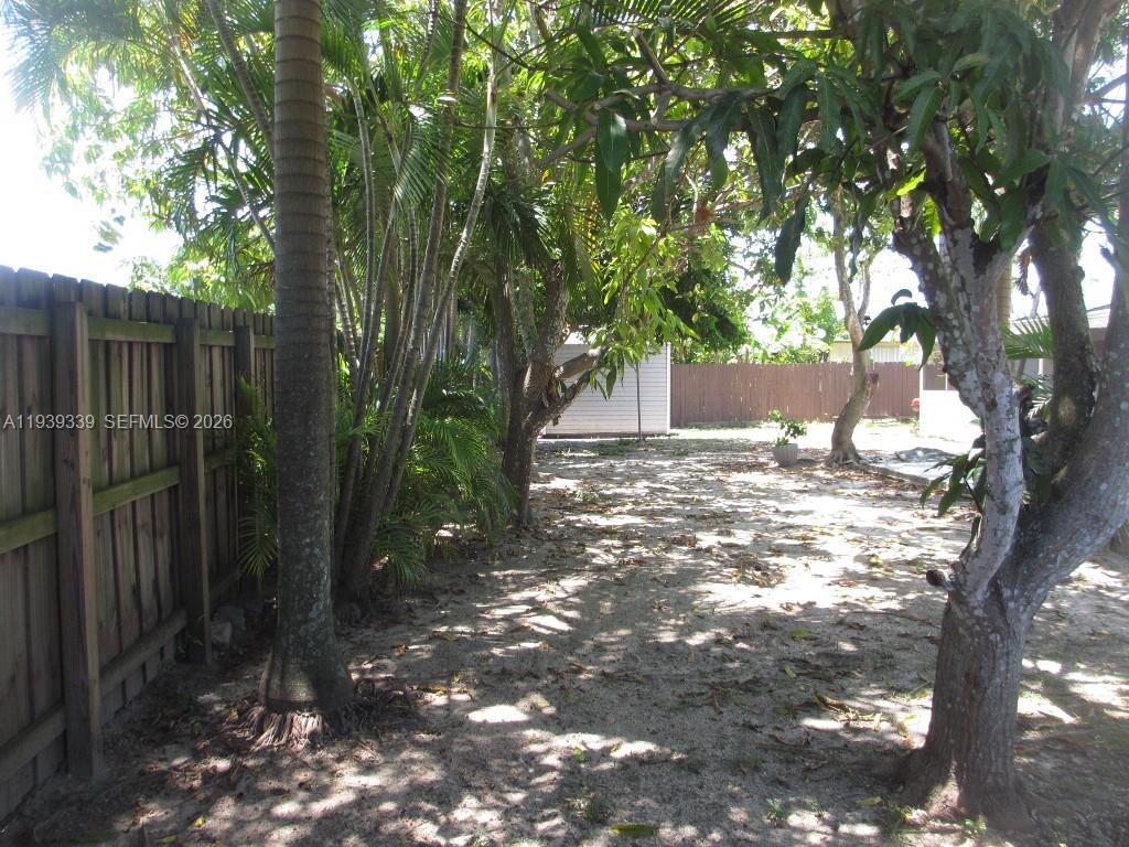 9900 Southwest 164th Terrace Miami, FL 33157 - Photo 36 of 44 a view of yard