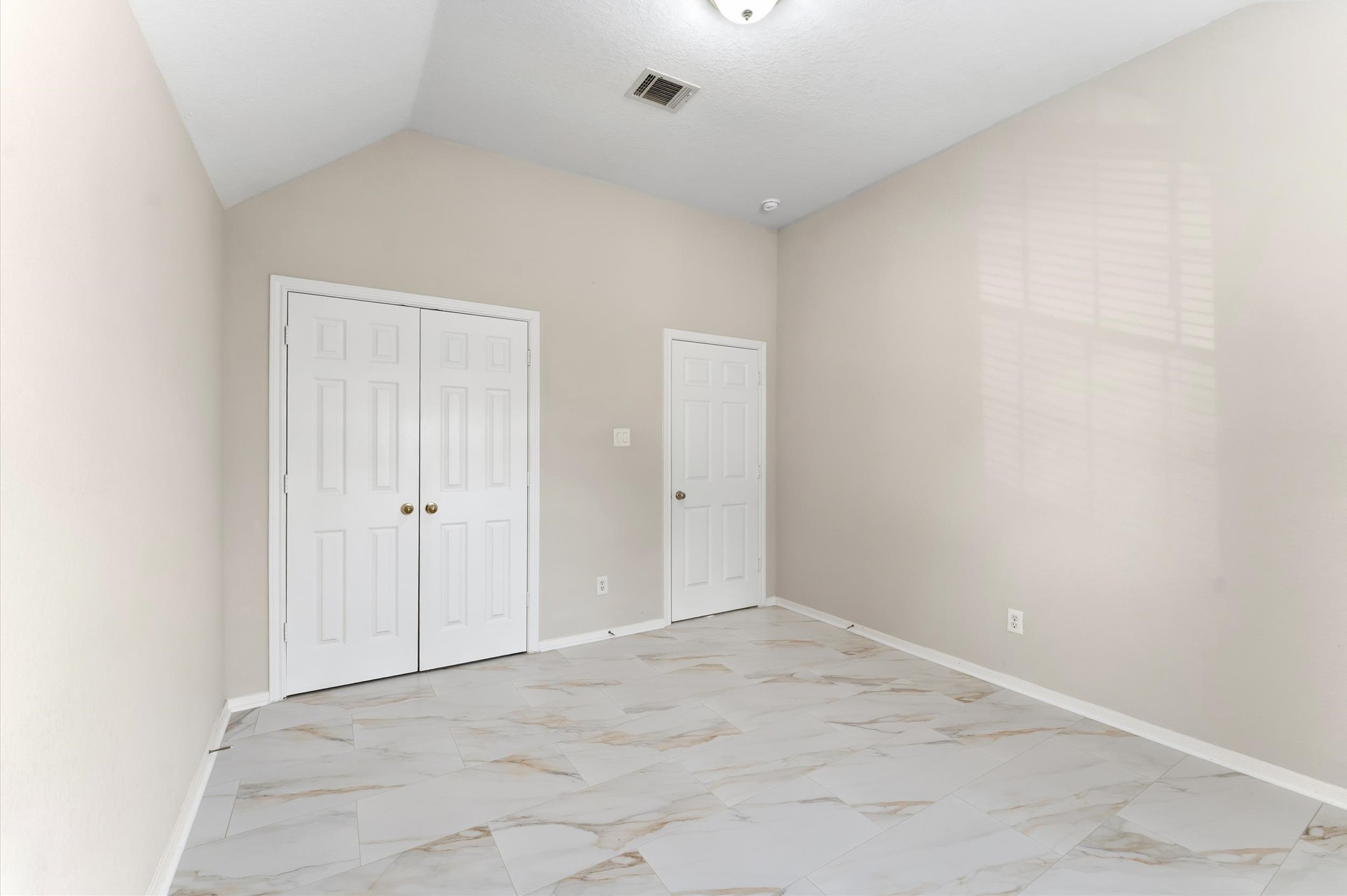 91 South Downy Willow Circle Spring, TX 77382 - Photo 29 of 50 Secondary Bedroom Upstairs