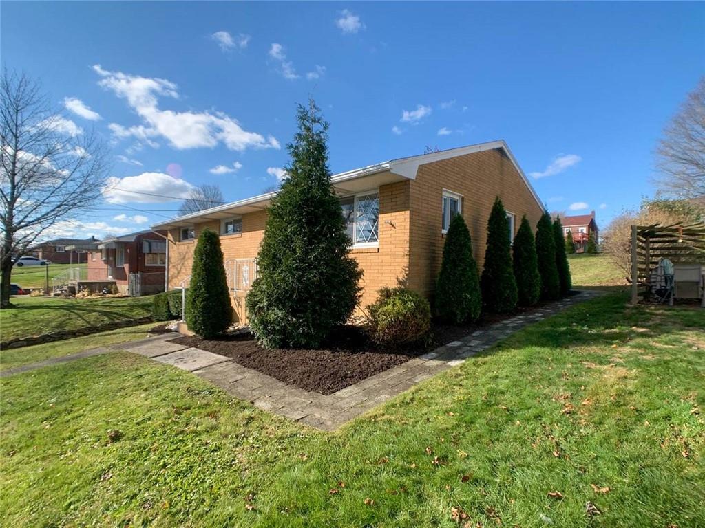 218 Donnell Road Lower Burrell, PA 15068 - Photo 3 of 22 Gallery Image 3