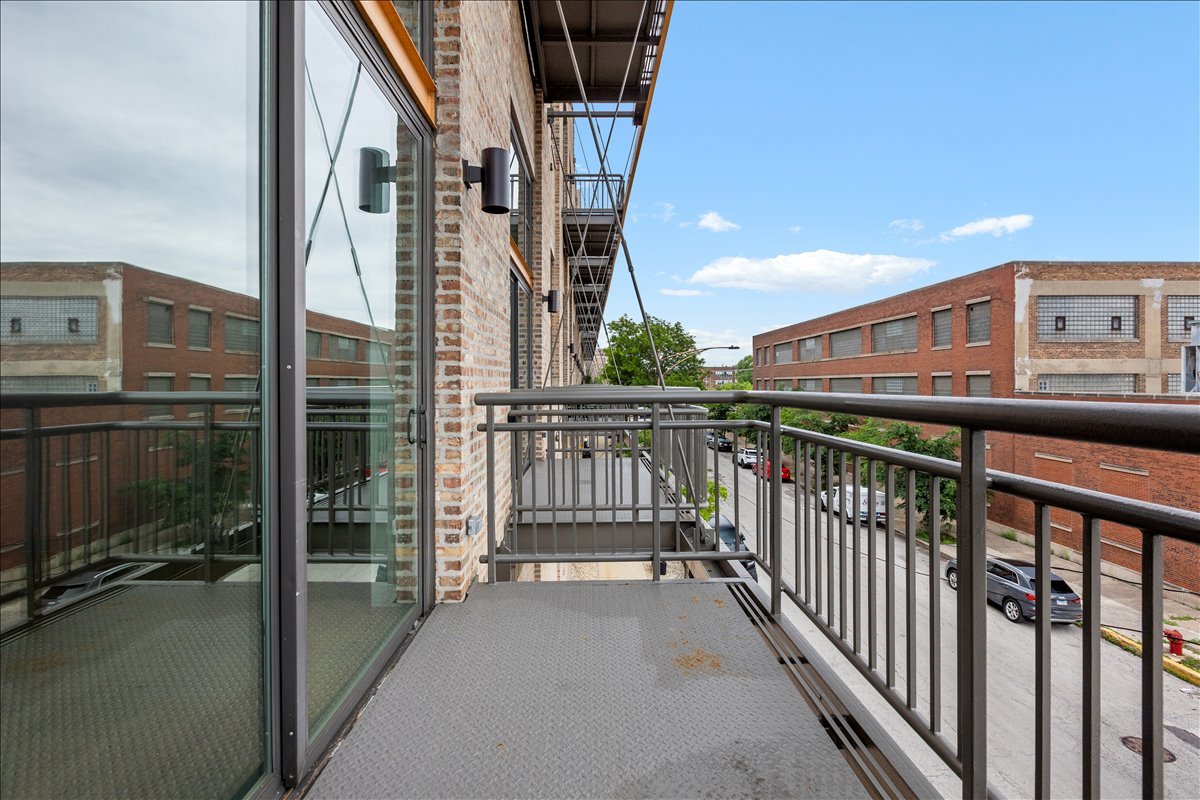 2545 South Dearborn Street, Unit 331 Chicago, IL 60616 - Photo 20 of 33