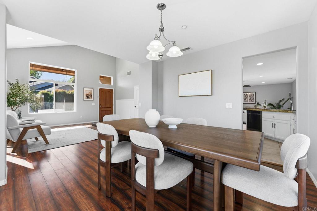 209 Journeys End Vista, CA 92083 - Photo 12 of 55