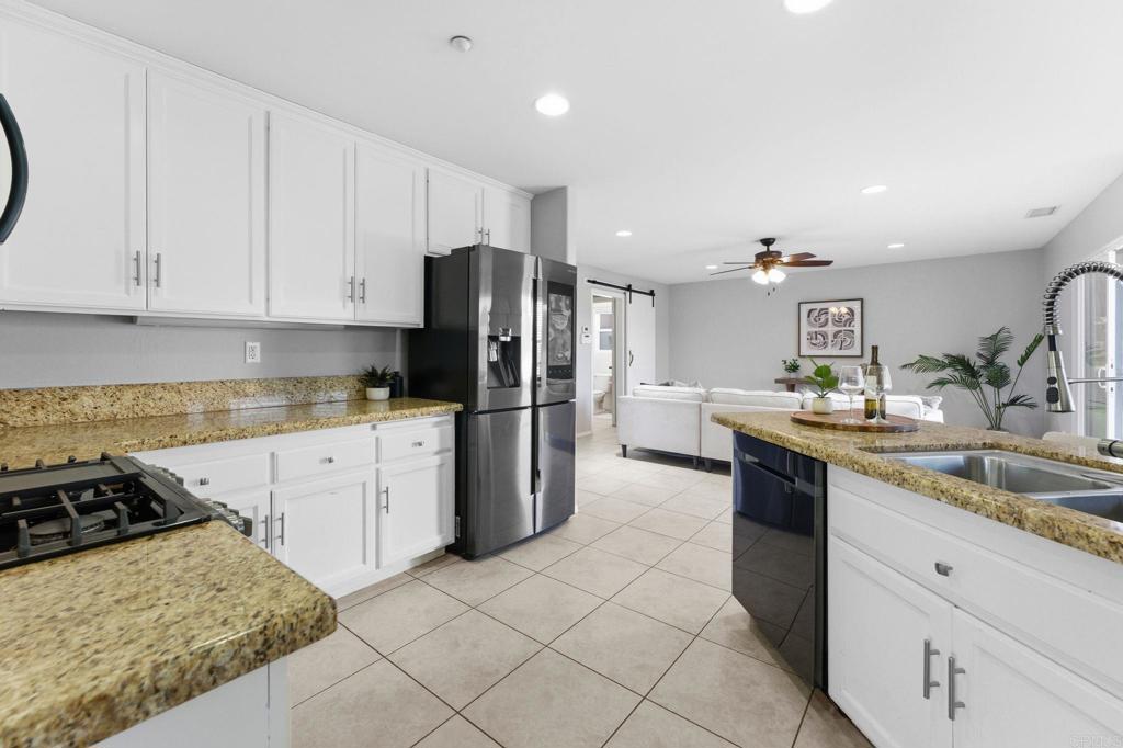 209 Journeys End Vista, CA 92083 - Photo 13 of 55