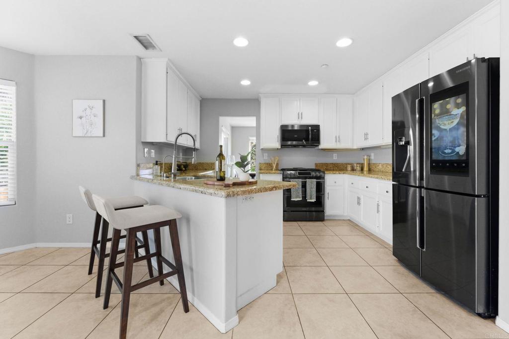 209 Journeys End Vista, CA 92083 - Photo 15 of 55