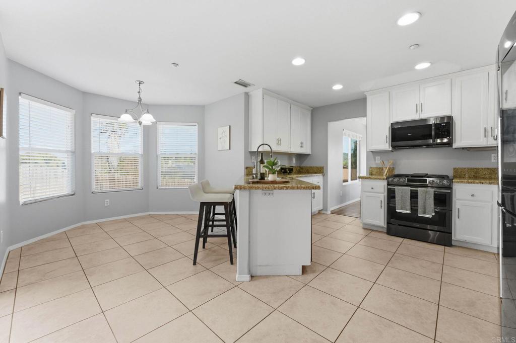 209 Journeys End Vista, CA 92083 - Photo 16 of 55