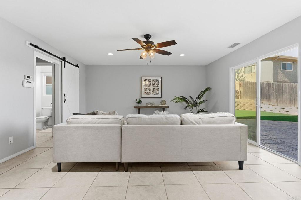 209 Journeys End Vista, CA 92083 - Photo 20 of 55