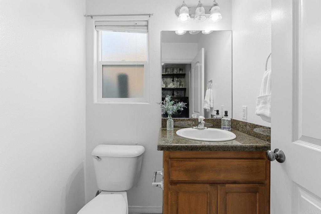 209 Journeys End Vista, CA 92083 - Photo 36 of 55