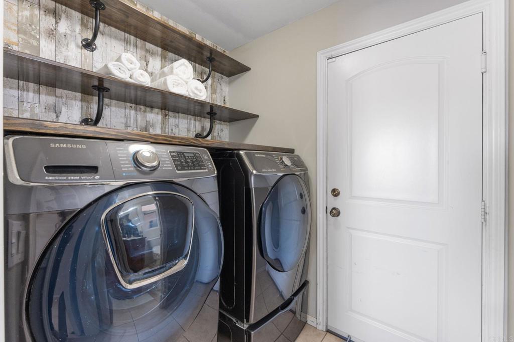 209 Journeys End Vista, CA 92083 - Photo 37 of 55