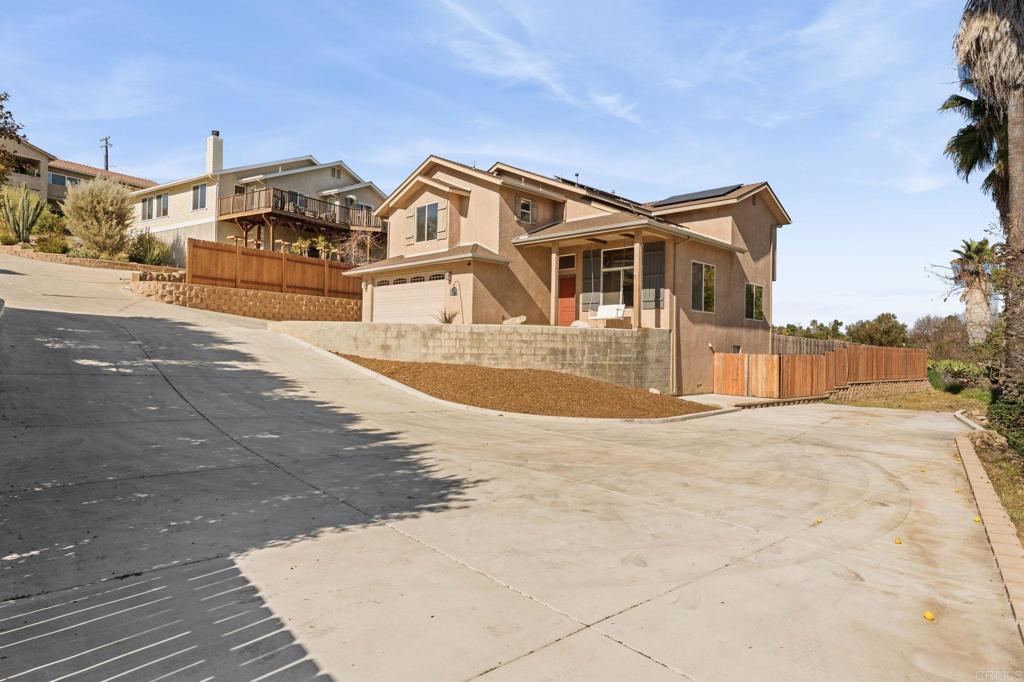 209 Journeys End Vista, CA 92083 - Photo 4 of 55