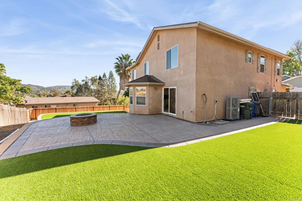 209 Journeys End Vista, CA 92083 - Photo 43 of 55