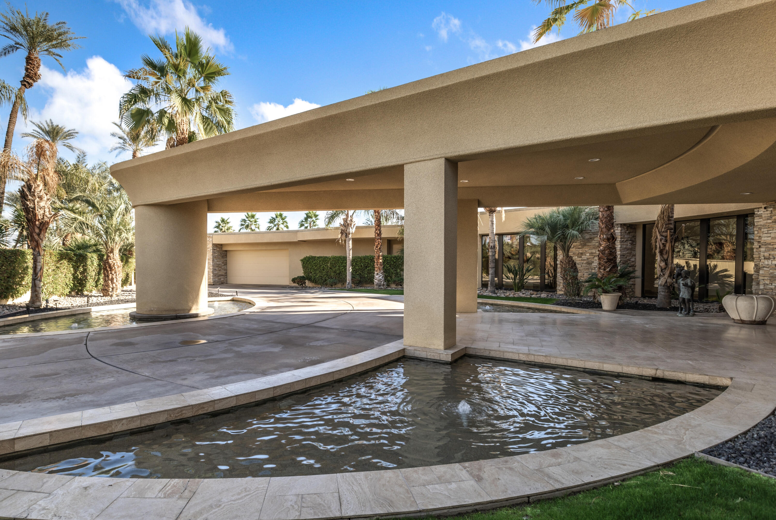 17 Strauss Terrace Rancho Mirage, CA 92270 - Photo 5 of 74 05