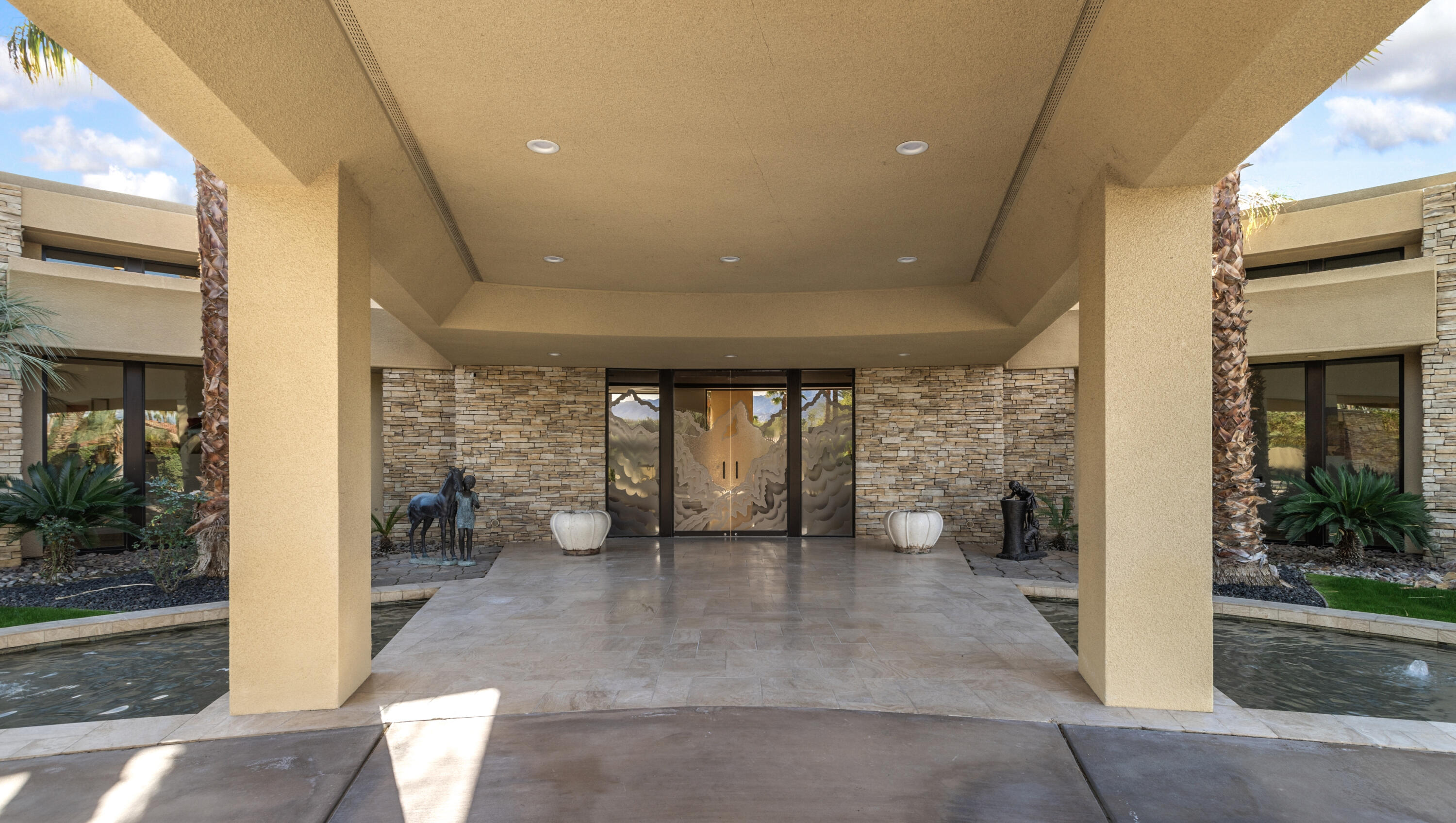 17 Strauss Terrace Rancho Mirage, CA 92270 - Photo 8 of 74 08