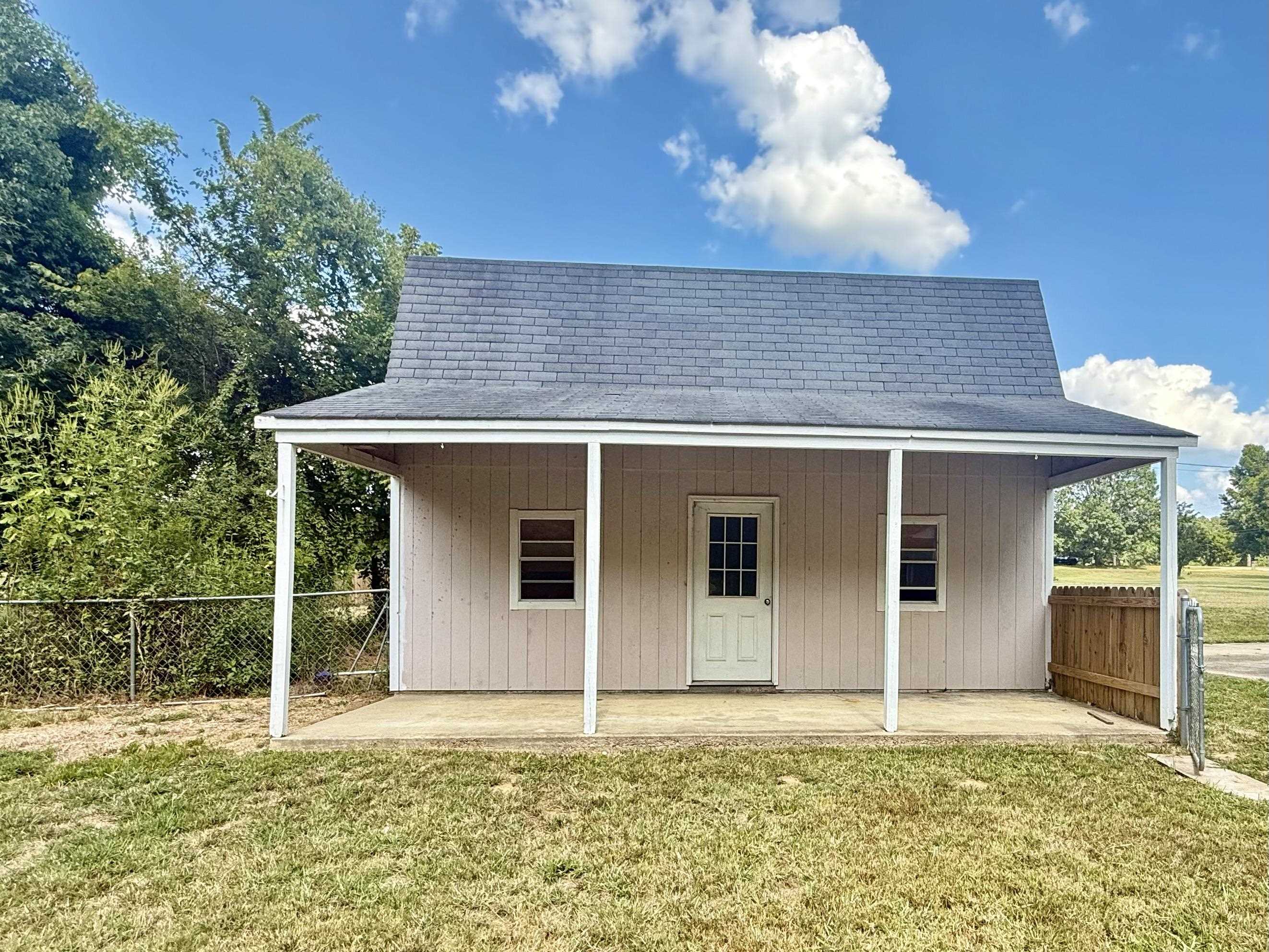 856 Reed Circle Drummonds, TN 38023 - Photo 21 of 24 front view of a house with a yard