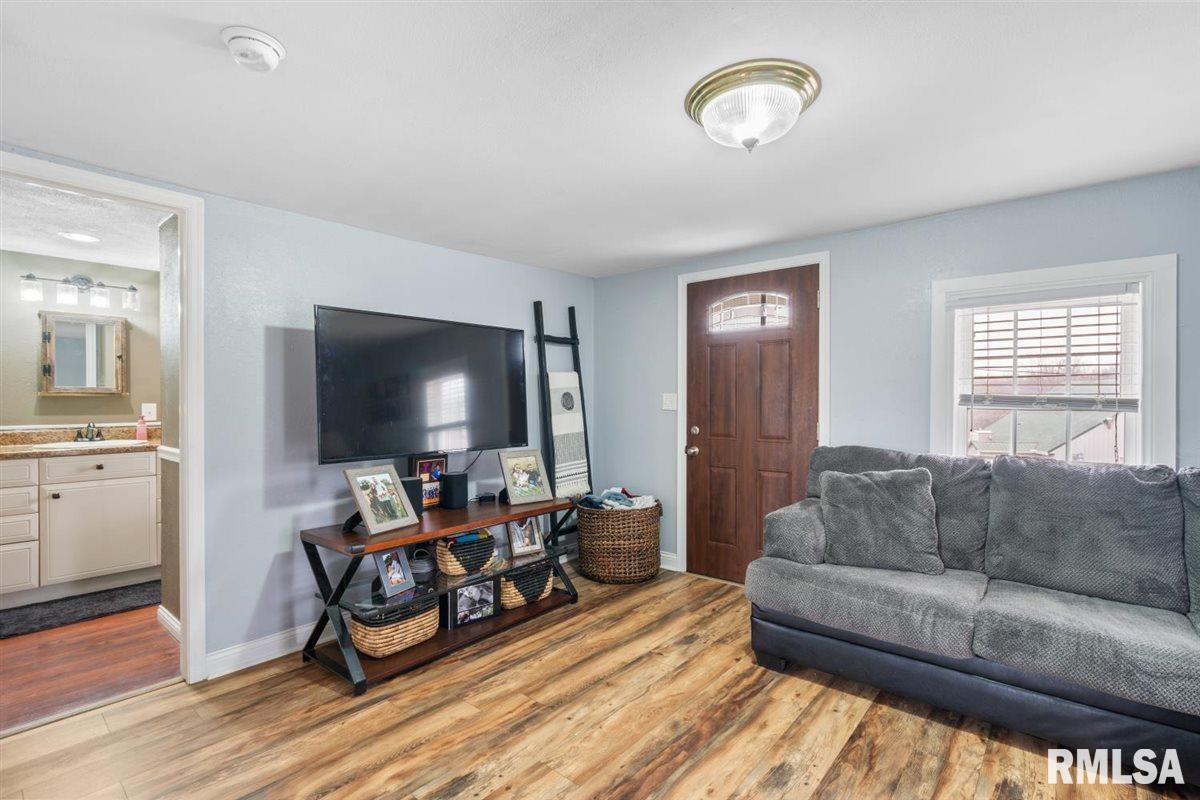 692 Hillcrest Road Milan, IL 61264 - Photo 12 of 47 Gallery Image 12