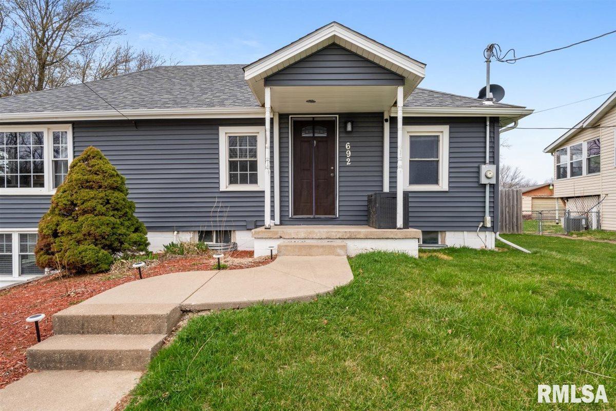 692 Hillcrest Road Milan, IL 61264 - Photo 8 of 47 Gallery Image 8