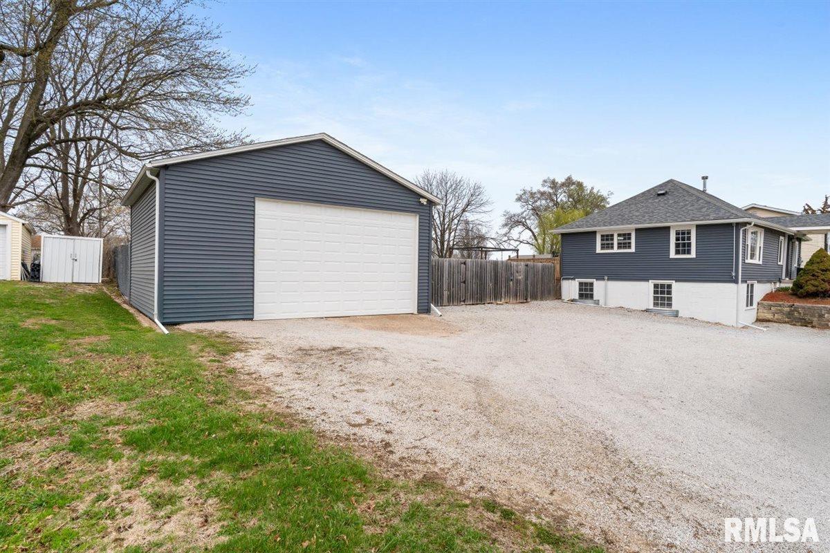 692 Hillcrest Road Milan, IL 61264 - Photo 9 of 47 Gallery Image 9
