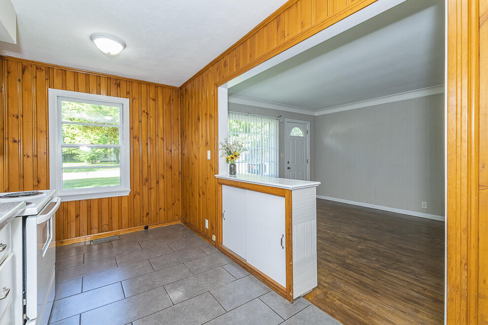 104 North Williams Street Decatur, MI 49045 - Photo 8 of 25 RN5_0579