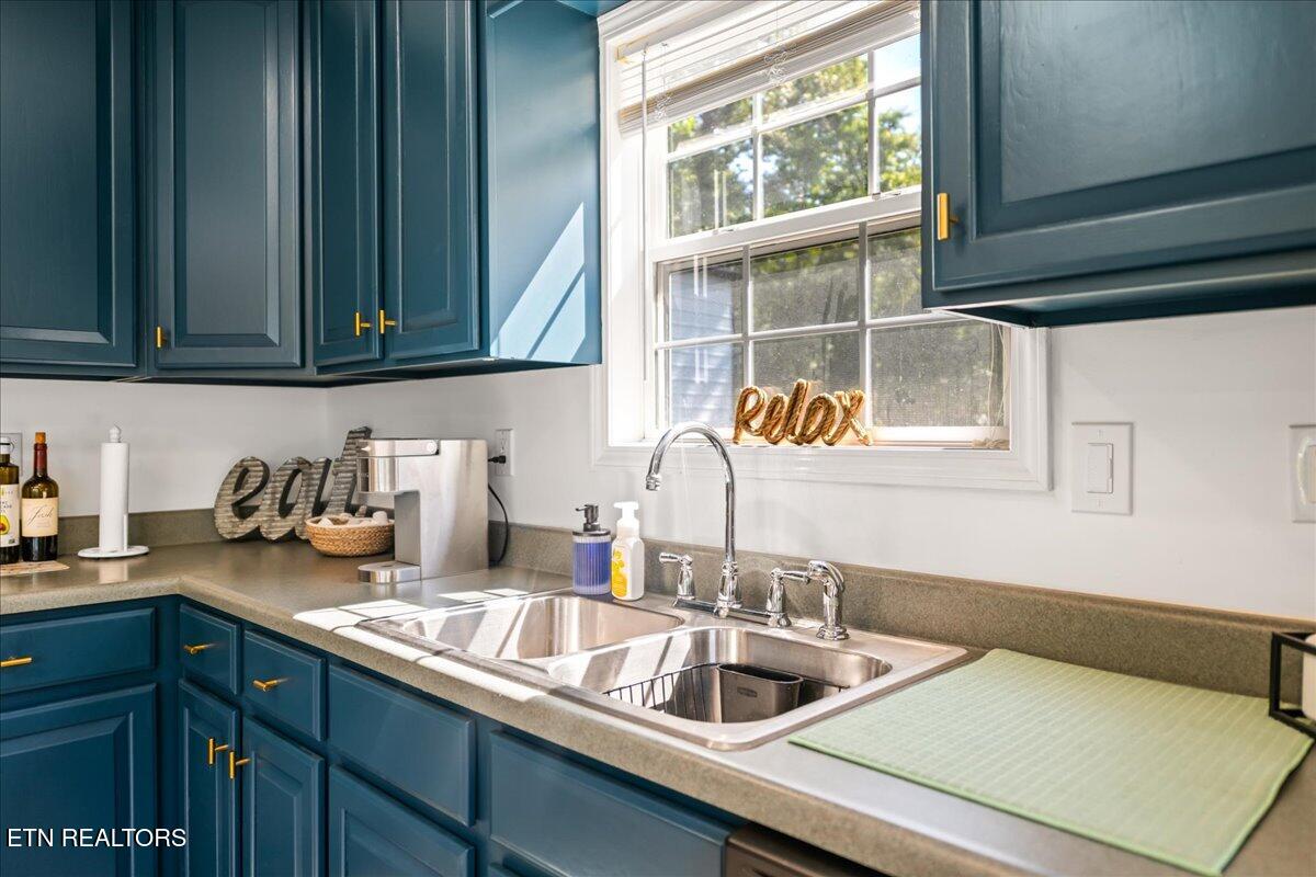 804 Pine Hollow Road Jacksboro, TN 37757 - Photo 14 of 43 Kitchen