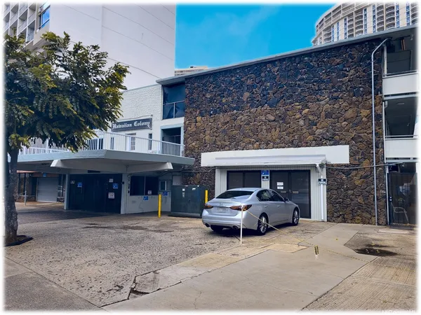 $1,700 | 1946 Ala Moana Boulevard, Unit 319, Honolulu, HI 96815