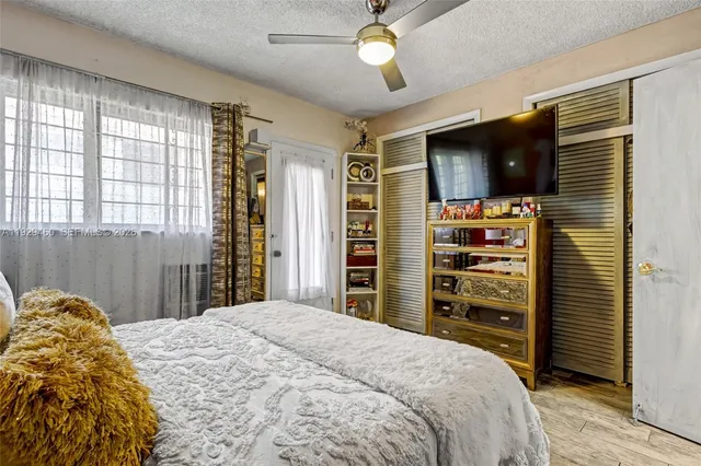 $73,000 | 815 Southwest 10th Terrace, Unit 3V, Hallandale Beach, FL 33009