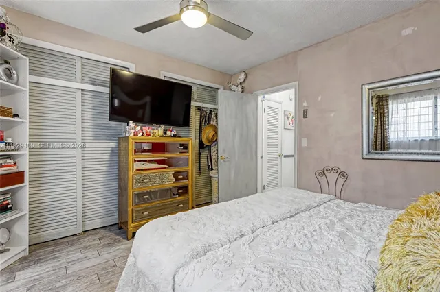 $73,000 | 815 Southwest 10th Terrace, Unit 3V, Hallandale Beach, FL 33009