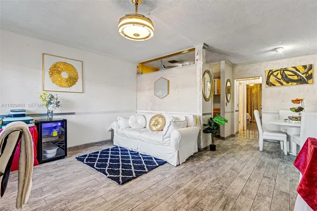 $73,000 | 815 Southwest 10th Terrace, Unit 3V, Hallandale Beach, FL 33009