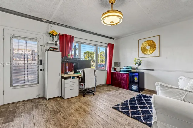 $73,000 | 815 Southwest 10th Terrace, Unit 3V, Hallandale Beach, FL 33009