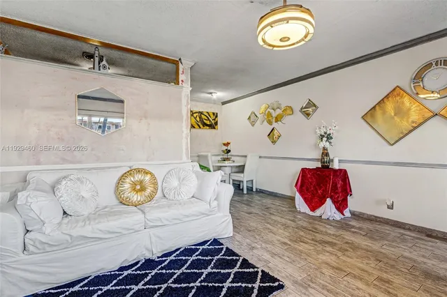 $73,000 | 815 Southwest 10th Terrace, Unit 3V, Hallandale Beach, FL 33009