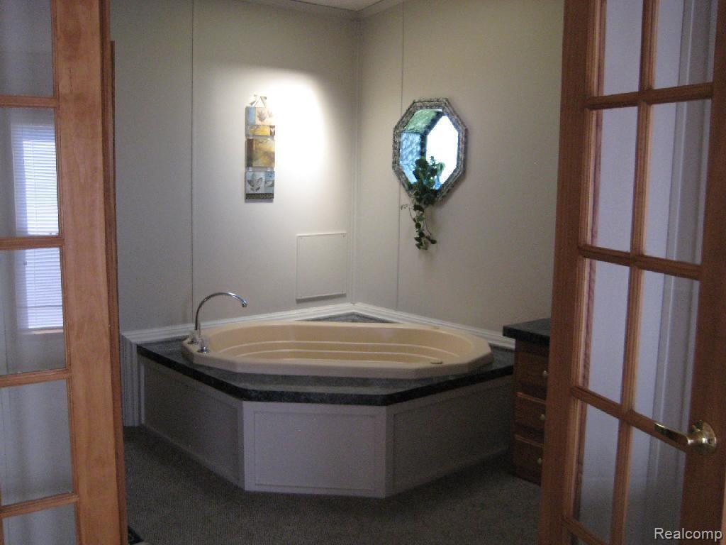 6915 Sterling Road Yale, MI 48097 - Photo 15 of 21 # 16 Master Bath.jpg