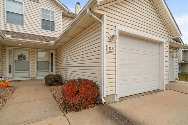 $169,995 | 1325 Southeast Lexington Avenue, Unit 134C, Lee's Summit, MO 64081