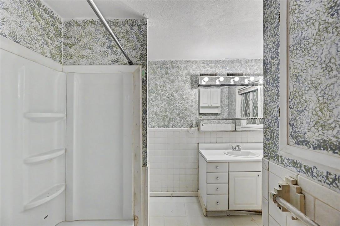 3331 Aspen Road Kunkletown, PA 18058 - Photo 23 of 50 The Full Bathroom has viny flooring and is spacious & bright.