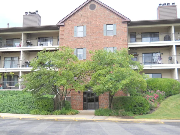$1,850 | 621 Hapsfield Lane, Unit 202, Buffalo Grove, IL 60089