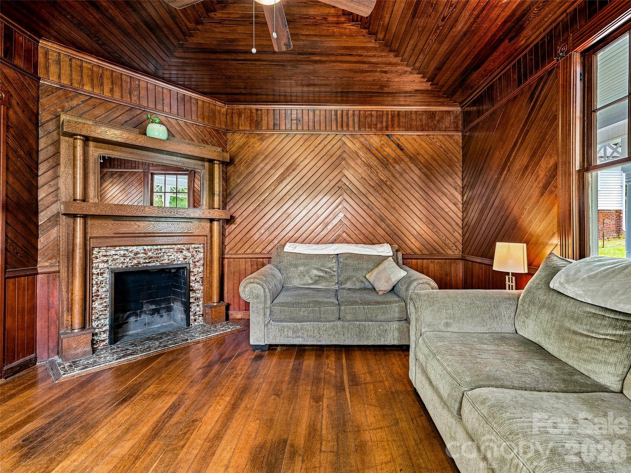 5 Clark Cove Road Leicester, NC 28748 - Photo 11 of 36 Gallery Image 11