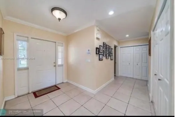 $4,000 | 720 Southwest 64th Way, Pembroke Pines, FL 33023