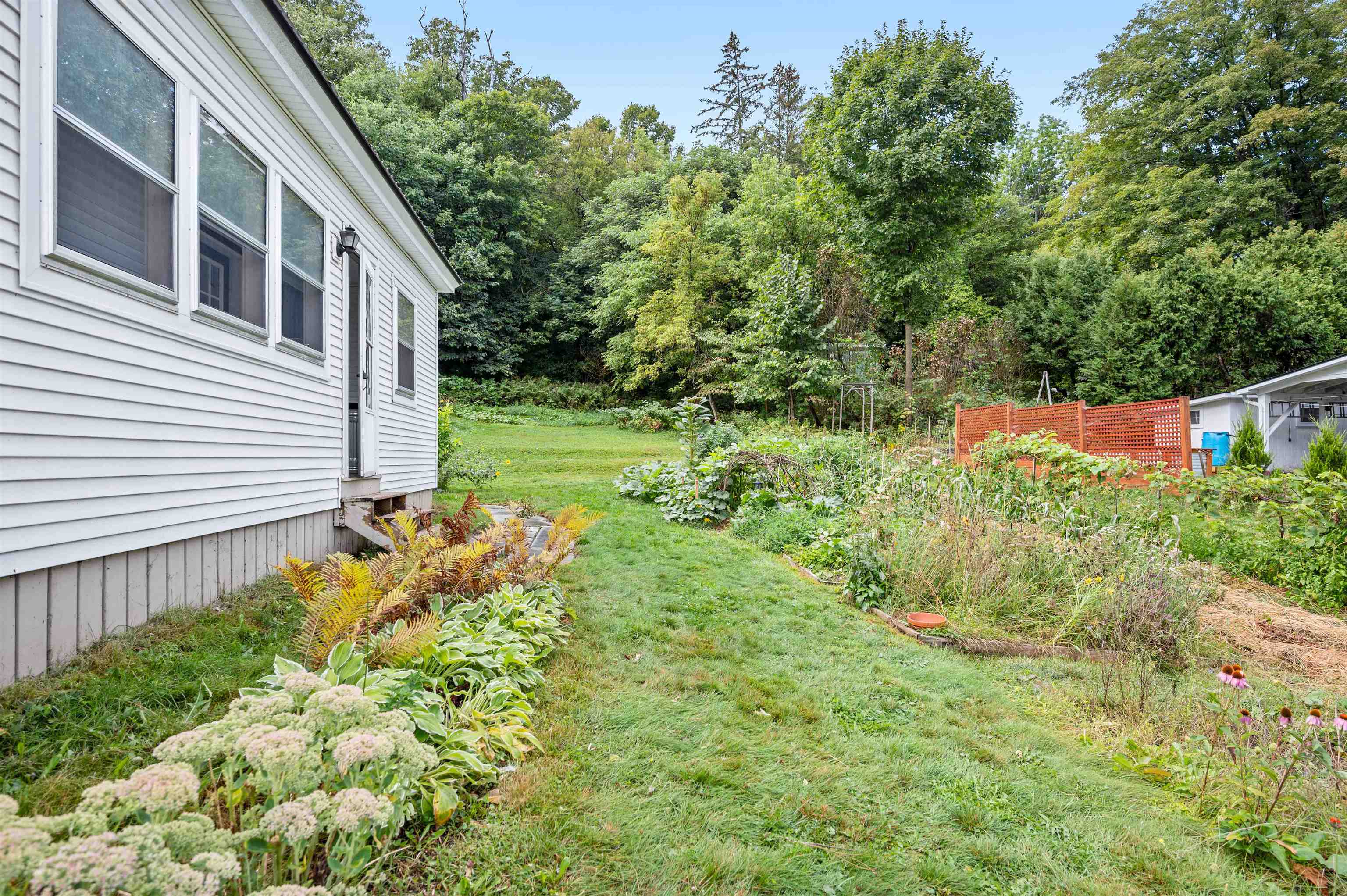 3 Thomas Street Barre, VT 05641 - Photo 9 of 39