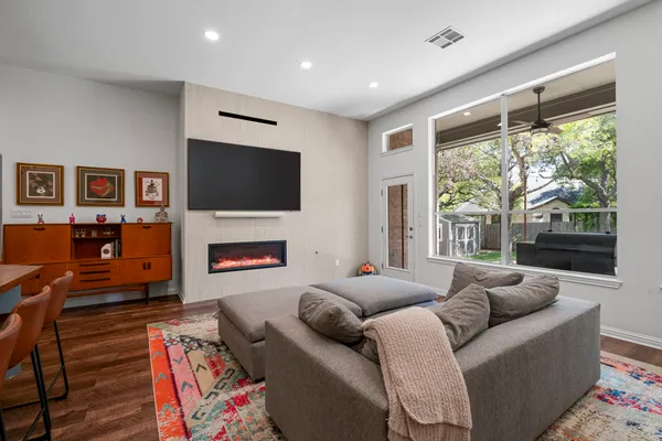 $875,000 | 11225 Maelin Drive, Austin, TX 78739