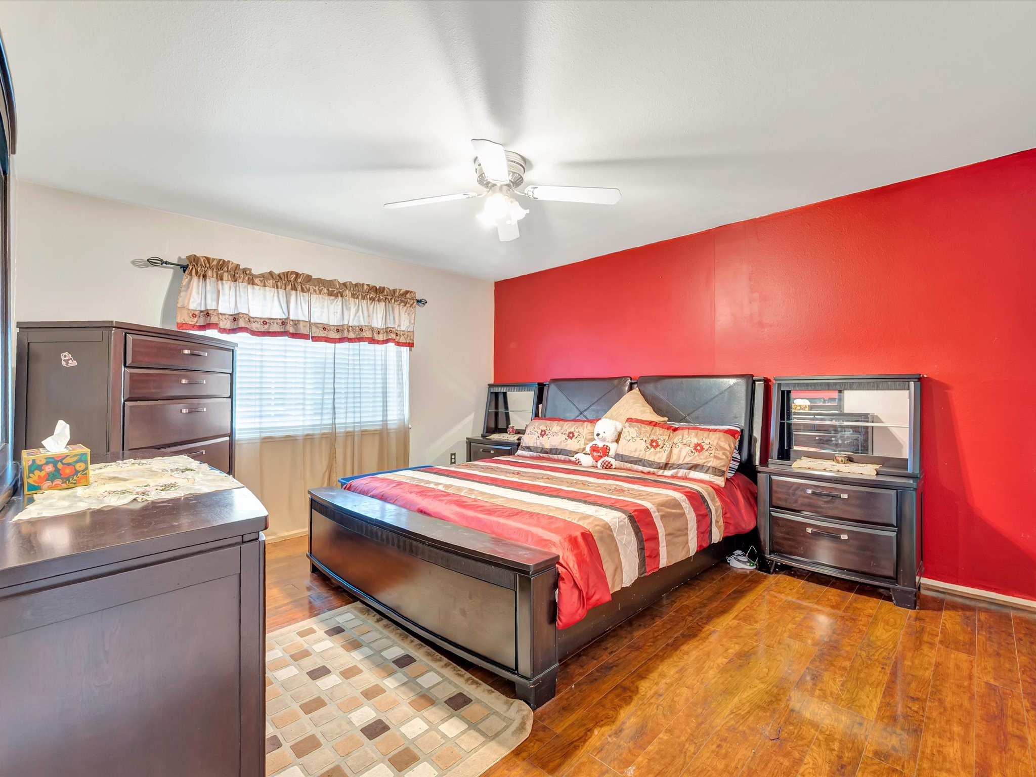 1615 Redway Lane Houston, TX 77062 - Photo 21 of 32 Nice sized primary room