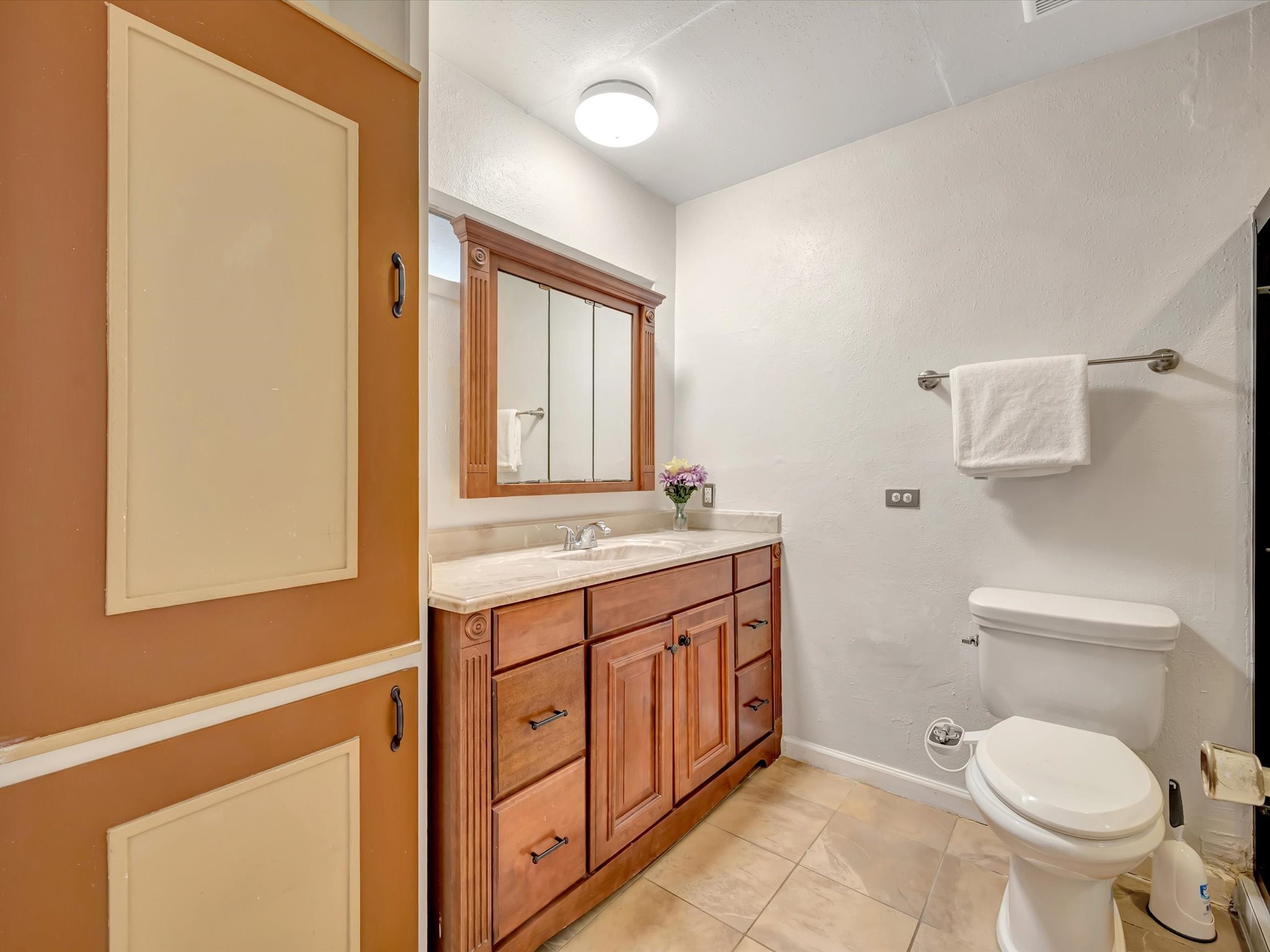 1615 Redway Lane Houston, TX 77062 - Photo 23 of 32 Primary bath updated vanity and counter top