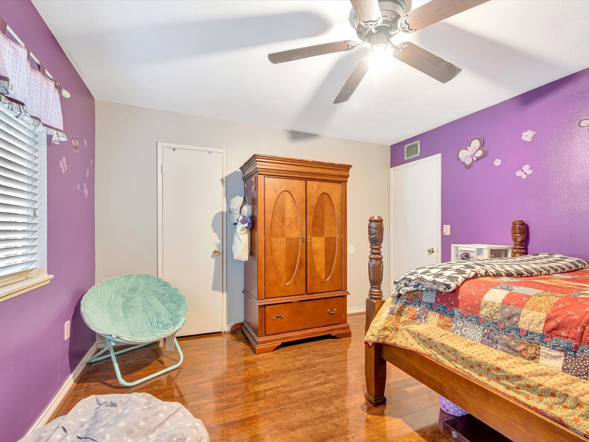 1615 Redway Lane Houston, TX 77062 - Photo 26 of 32 Guest bed 2 with laminate wood flooring