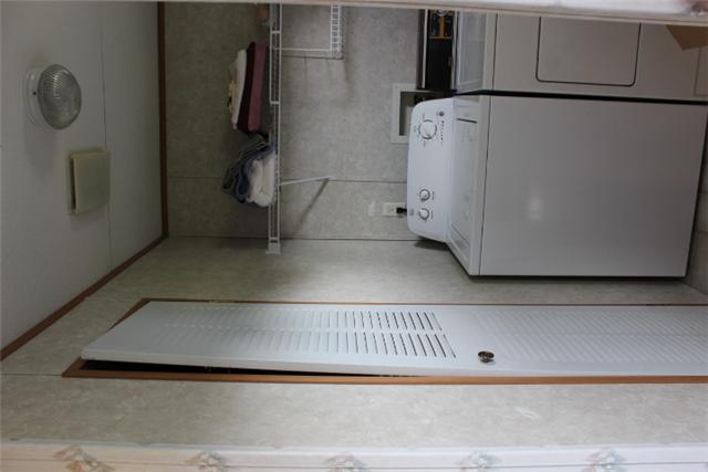5173 Esbon Holland Road Springfield, TN 37172 - Photo 12 of 17 a utility room with dryer and washer