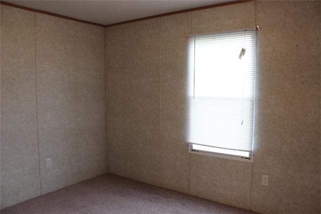 5173 Esbon Holland Road Springfield, TN 37172 - Photo 8 of 17 a small space with a window
