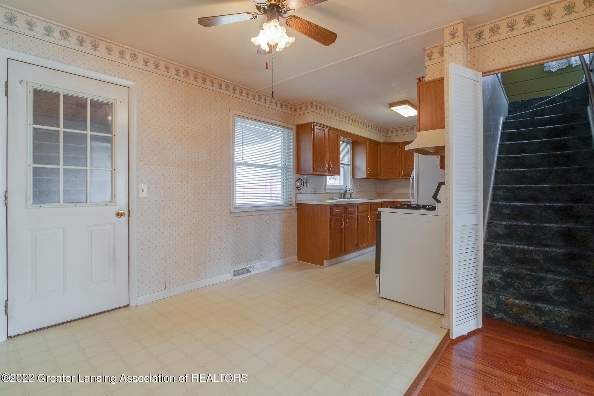 2712 Fairfax Road Lansing, MI 48910 - Photo 8 of 27 dining 1
