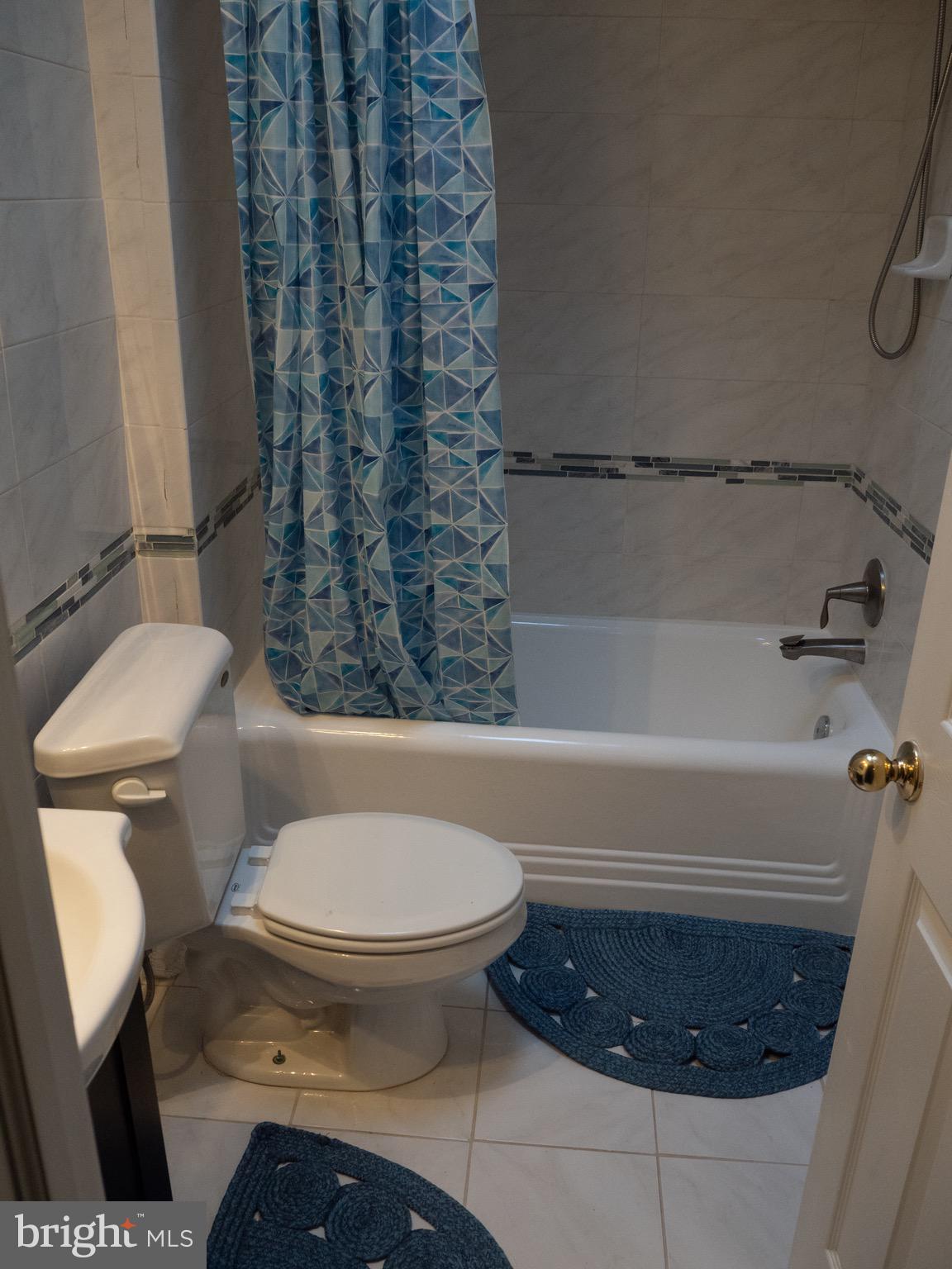 1955 Ashley Road Philadelphia, PA 19138 - Photo 14 of 26 Full Bathroom