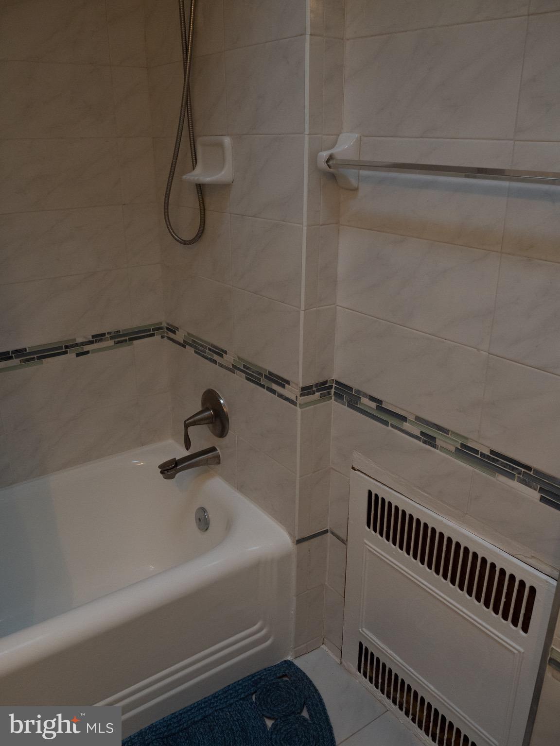 1955 Ashley Road Philadelphia, PA 19138 - Photo 16 of 26 Full Bathroom