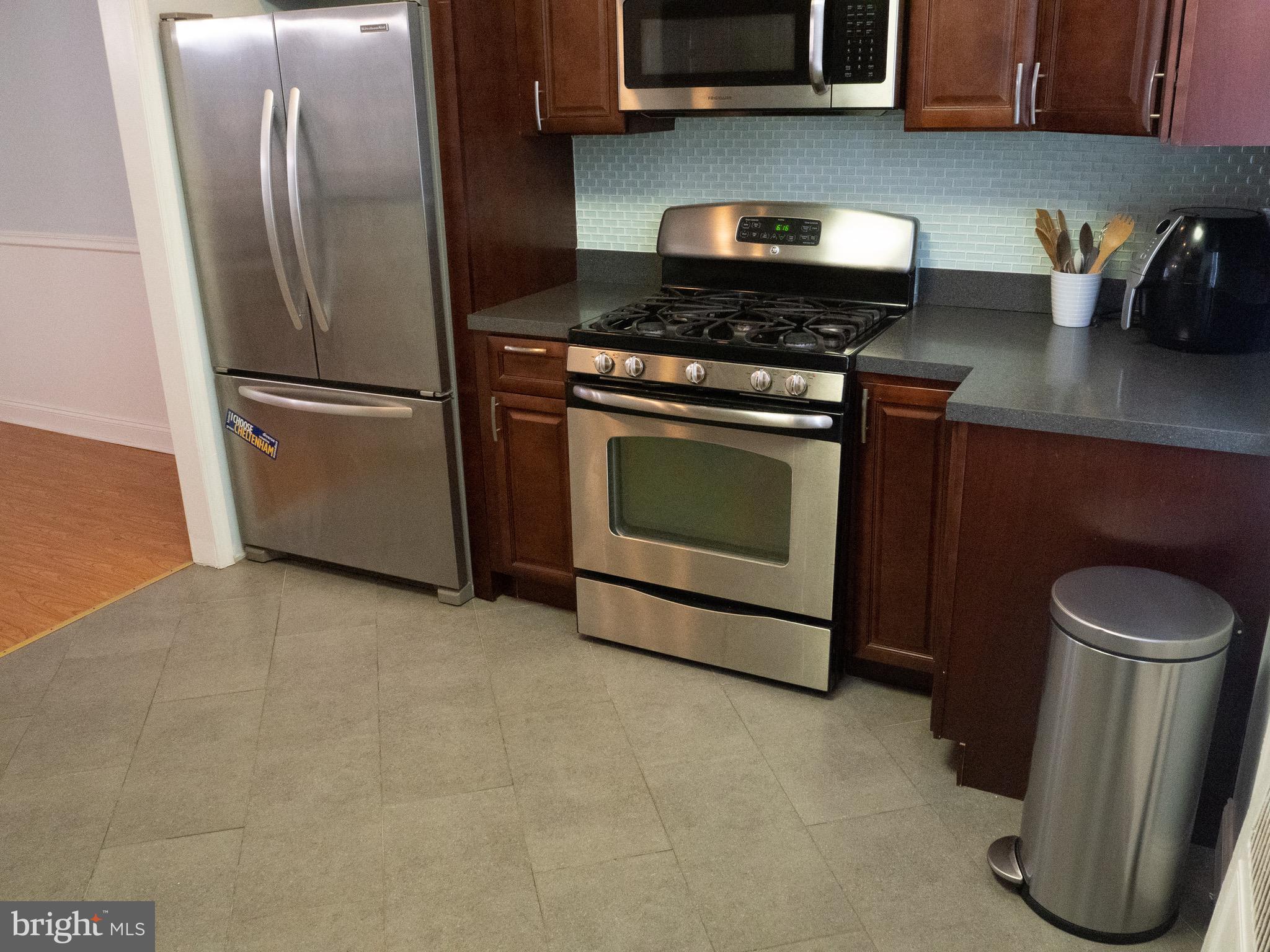 1955 Ashley Road Philadelphia, PA 19138 - Photo 9 of 26 Kitchen