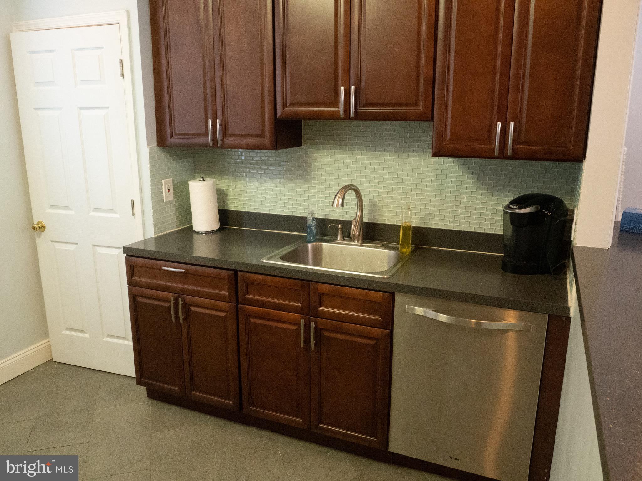 1955 Ashley Road Philadelphia, PA 19138 - Photo 10 of 26 Kitchen
