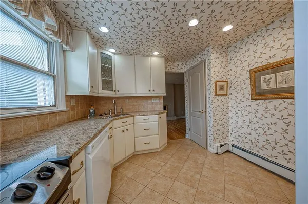$569,900 | 725 12th Street, Oakmont, PA 15139