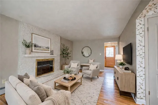 $569,900 | 725 12th Street, Oakmont, PA 15139