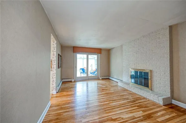 $569,900 | 725 12th Street, Oakmont, PA 15139
