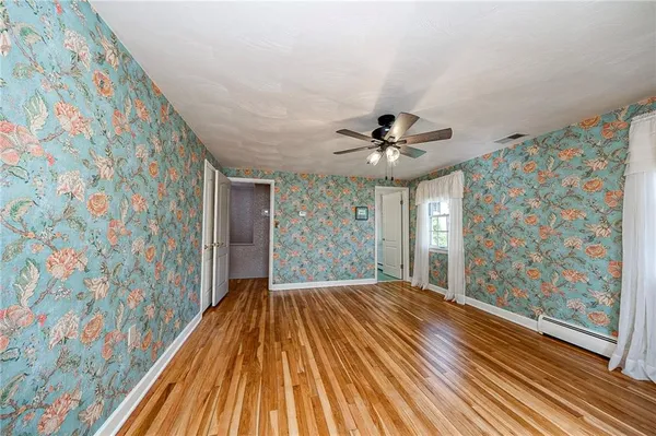 $569,900 | 725 12th Street, Oakmont, PA 15139