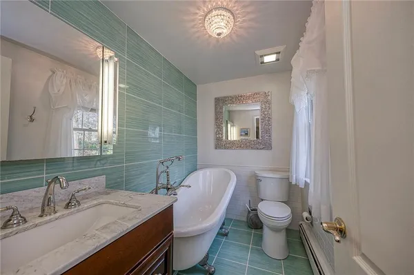 $569,900 | 725 12th Street, Oakmont, PA 15139
